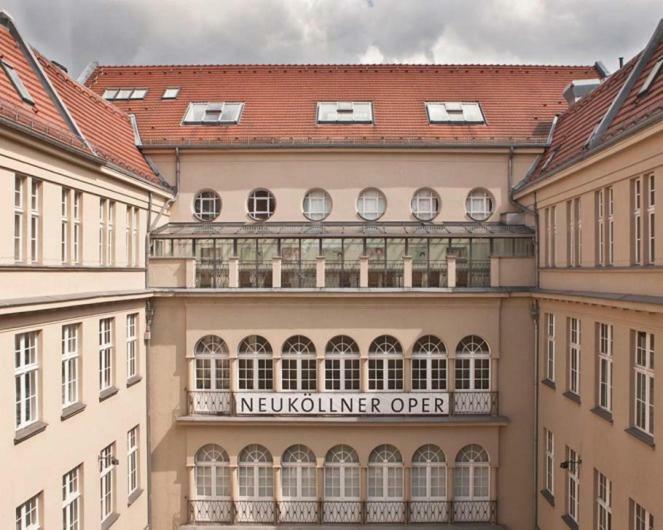 Berlin Mal Anders Erleben - Hier Tobt Das Leben Luaran gambar